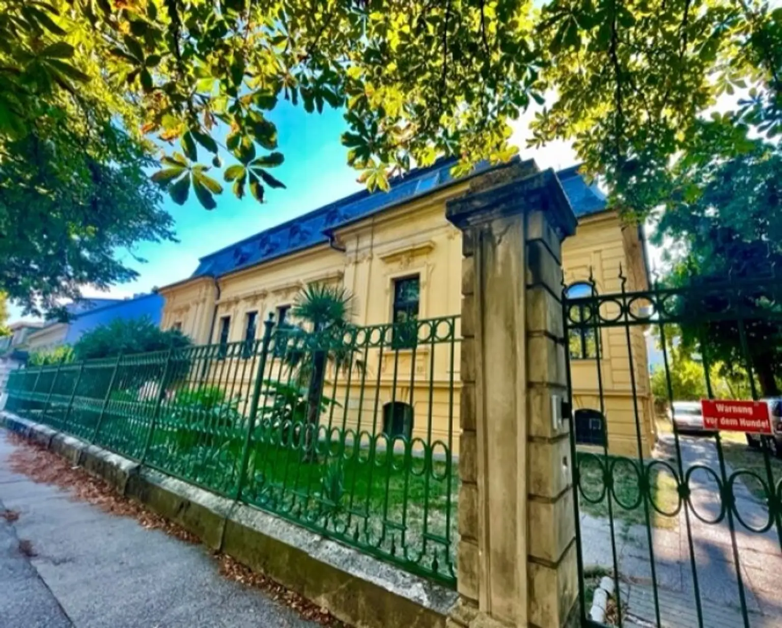 Majestätische VILLA mit 2 separaten WOHNEINHEITEN, Zusatz-Gebäude-ANLEGERWOHNUNG und herrlichen GARTEN-Grünruhe-OASE - absolutes Unikat - BADEN!