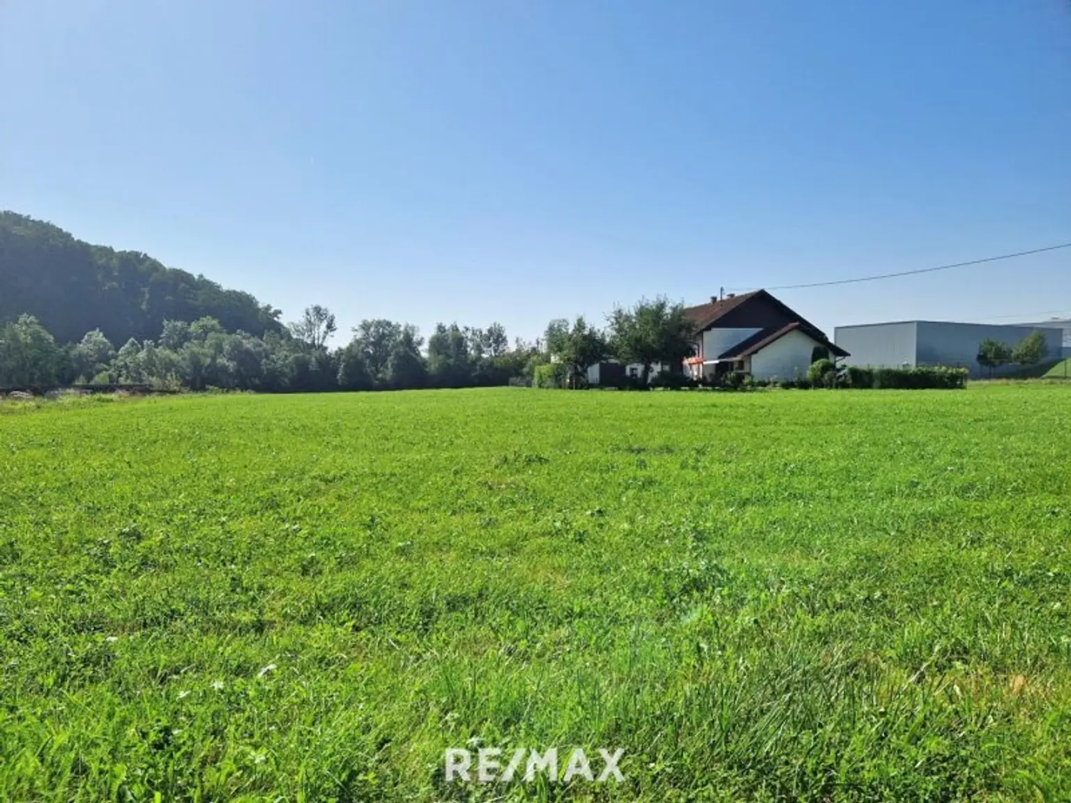 Grundstück mit Gebäude