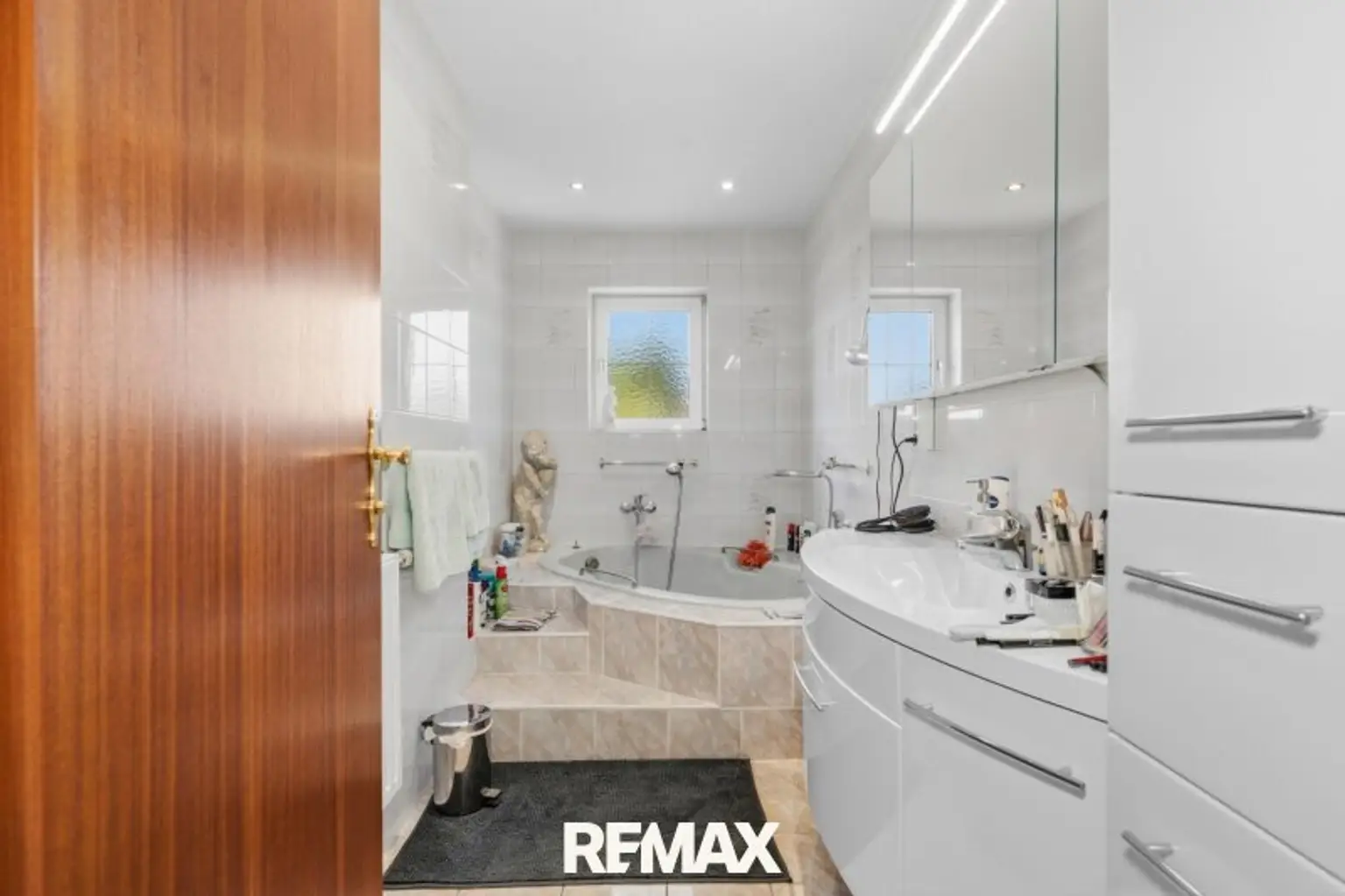 15 Badezimmer EG
