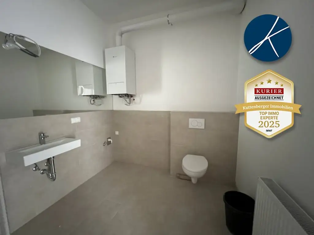 Lieber Erstbezug mit eigenem Balkon über den Gang