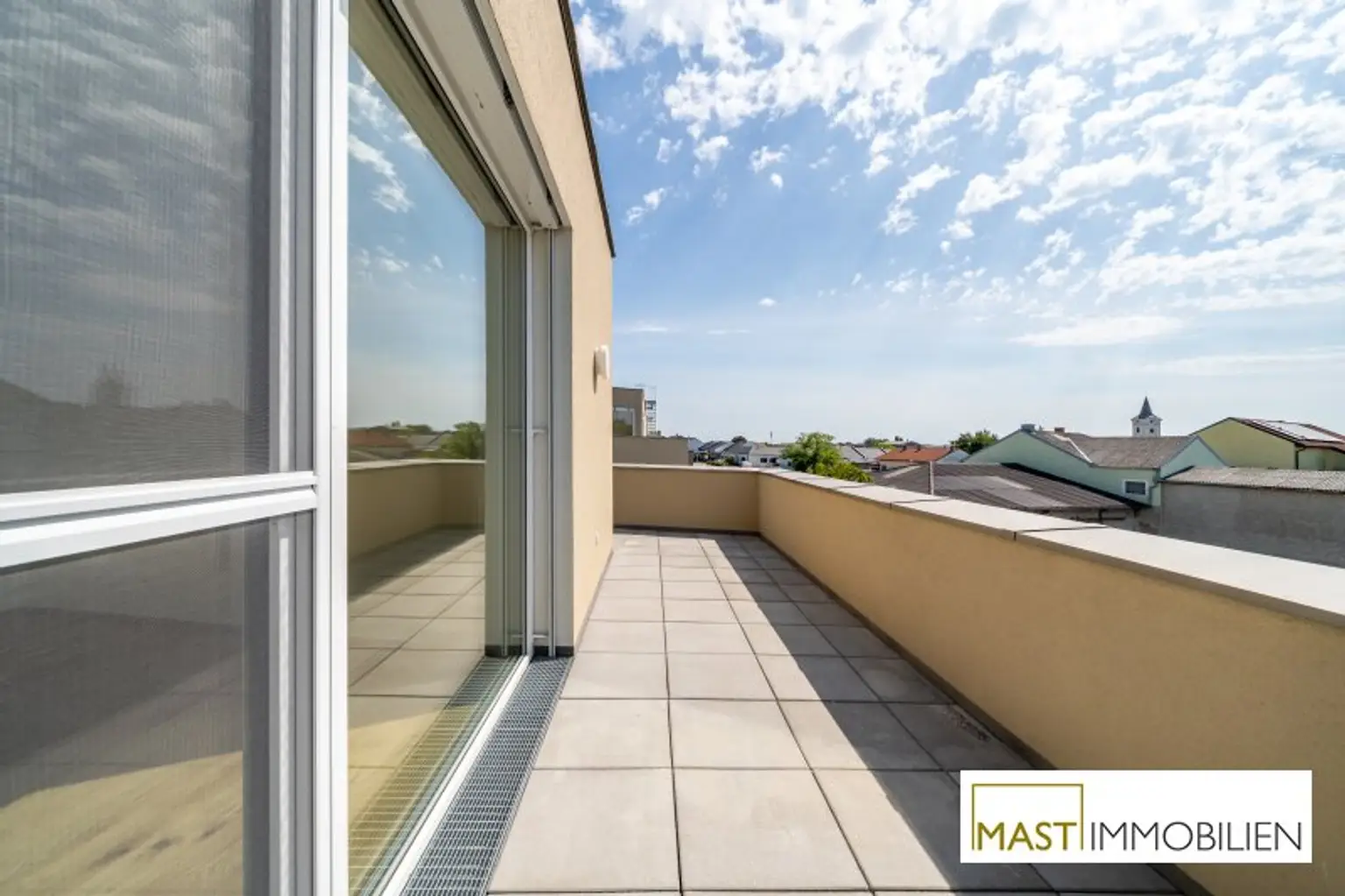 *Sommer 2025* Rund 180 qm Freifläche und Blick auf den See bei dieser exklusiven Dachgeschosswohnung!