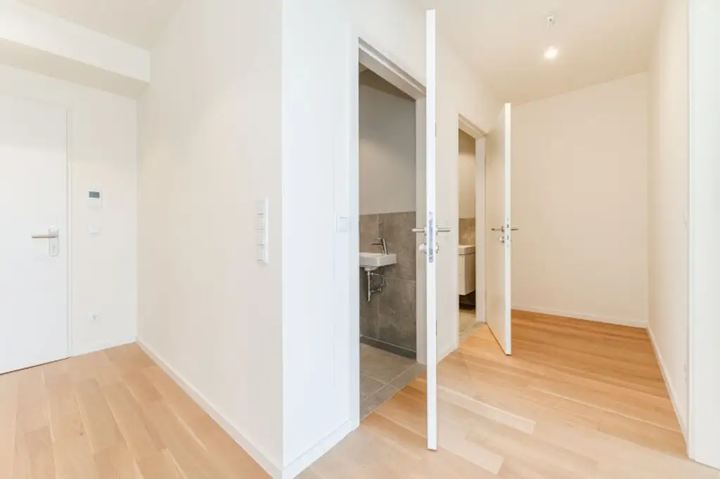 Ab Oktober! Erstbezug! Klimatisierte 2-Zimmer-Balkonwohnung inkl. Stellplatz zu vermieten!