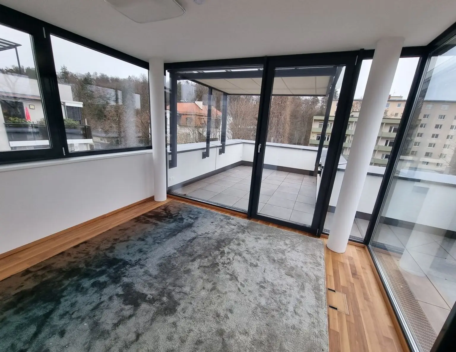 TRAUMHAFTE PENTHOUSEWOHNUNG direkt am Hilmteich | PROVISIONSFREI !!!
