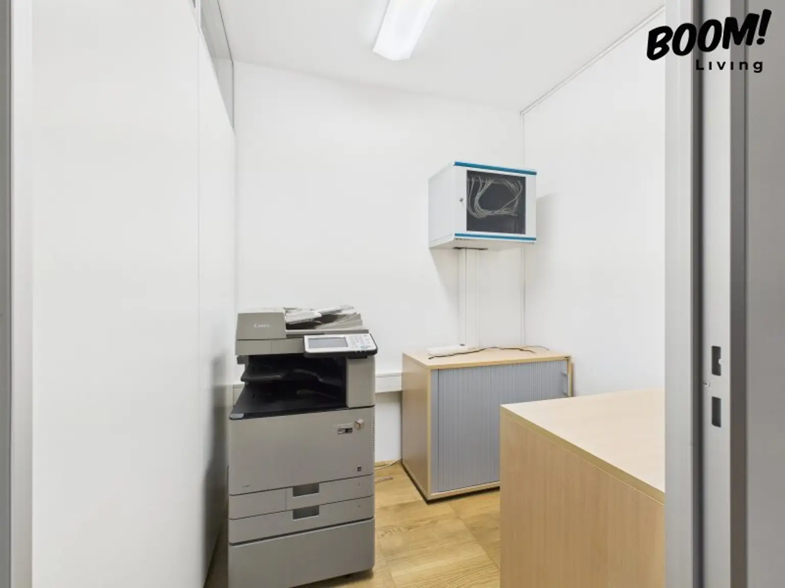Neuwertiges Büro in 1070 Wien: 3 Zimmer, Parkett, Fußbodenheizung, Garage!