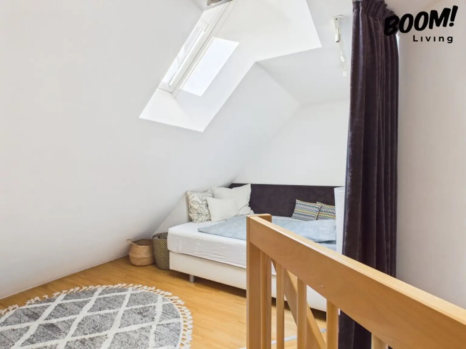 Traumhafte 3,5-Zimmer-Dachgeschosswohnung mit Balkon und Terrasse in 1230 Wien!