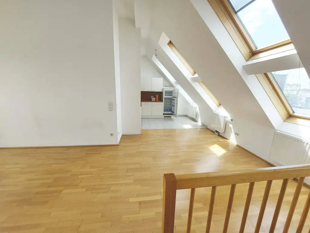 3-Zimmer-Maisonette mit Dachterrasse - direkt beim Enkplatz