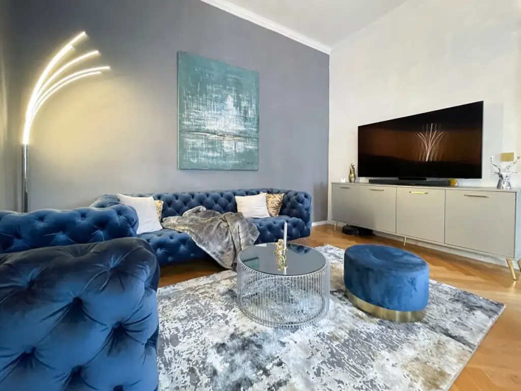 Exklusive Altbau-Residenz mit modernster Technik – hofseitige 2-Zimmerwohnung mit Balkon beim Naschmarkt