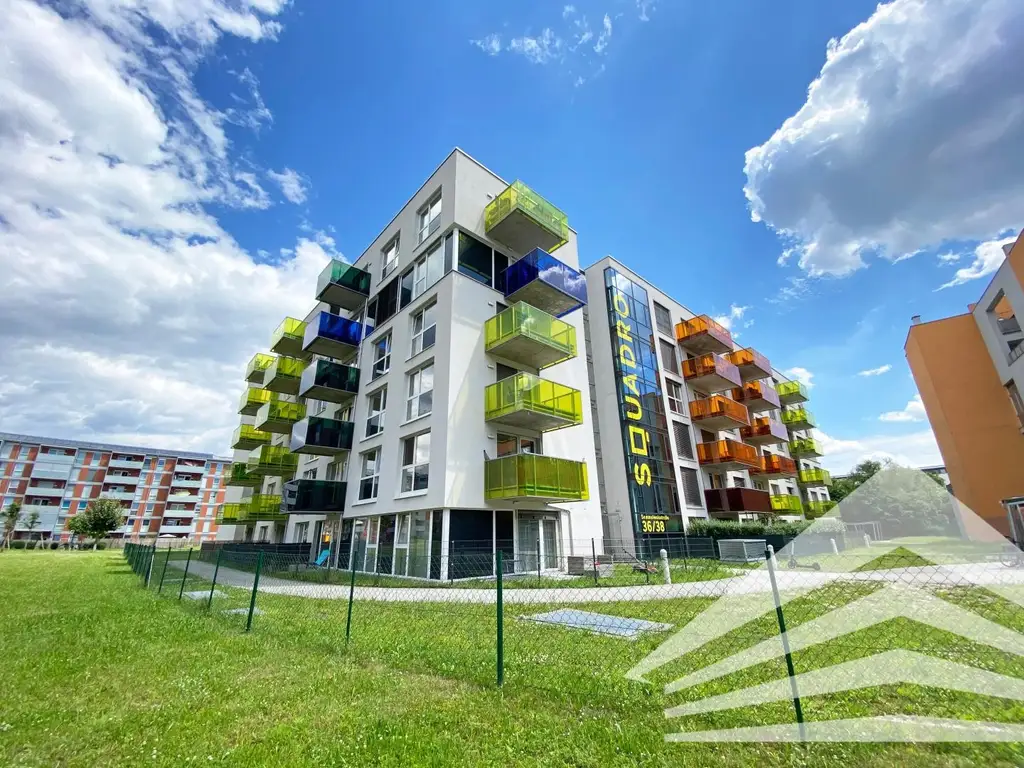 SQUADRO - Schöne 2 Zimmerwohnung mit Balkon in guter Lage!