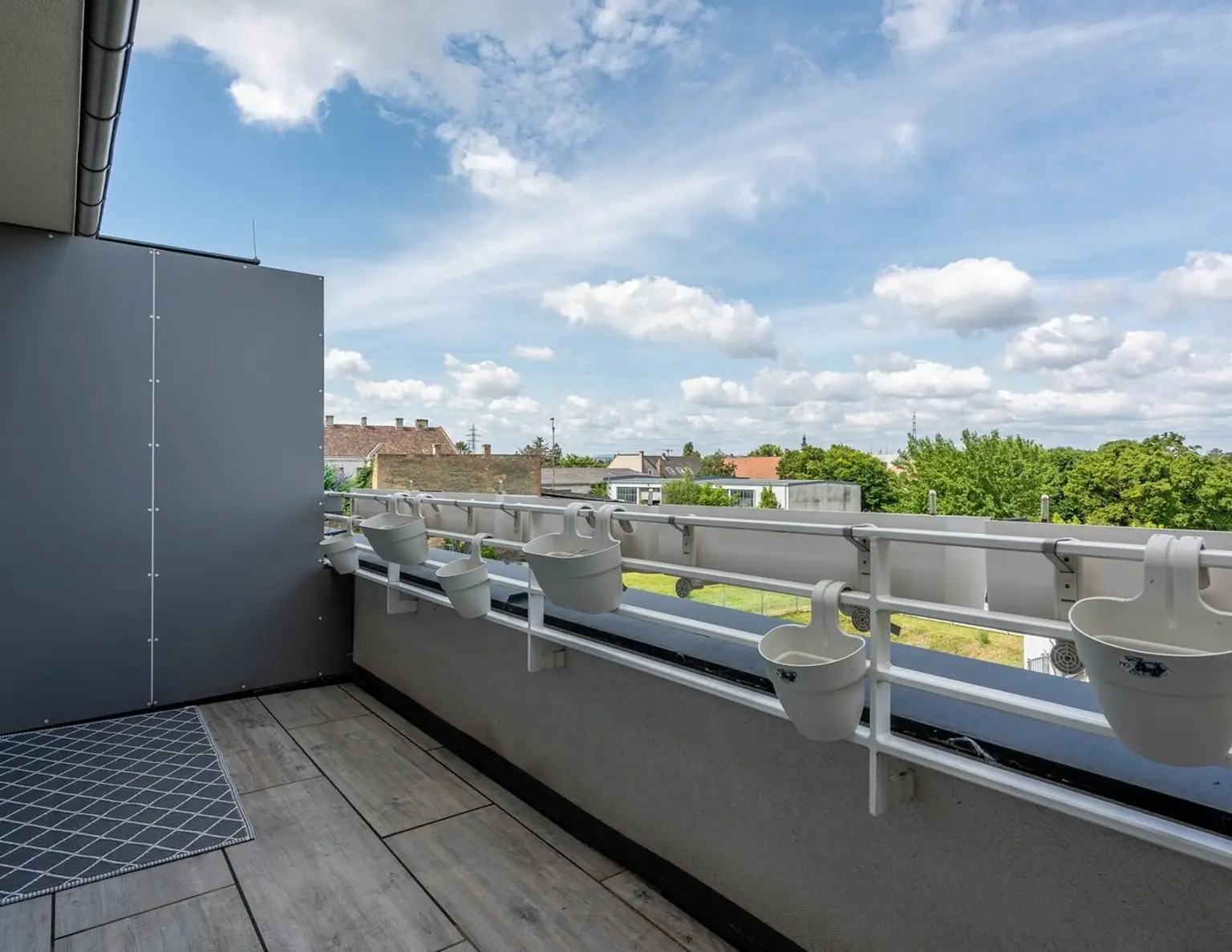 An der Wiener Stadtgrenze - Moderne Maisonettewohnung mit Eigengarten Richtung Schwechat