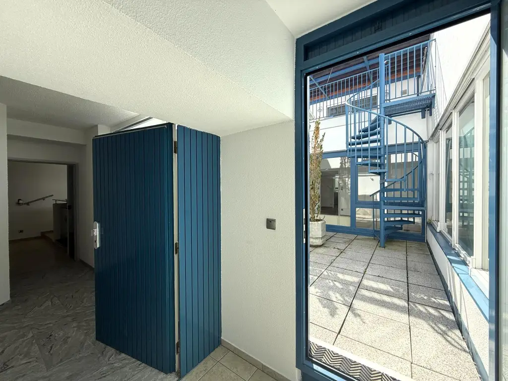 Ansprechendes Atelier, Loft, Dachterrasse inkl. PP im Neunzehnten // Attractive Studio, loft, roof terrace incl. parking in the nineteenth //