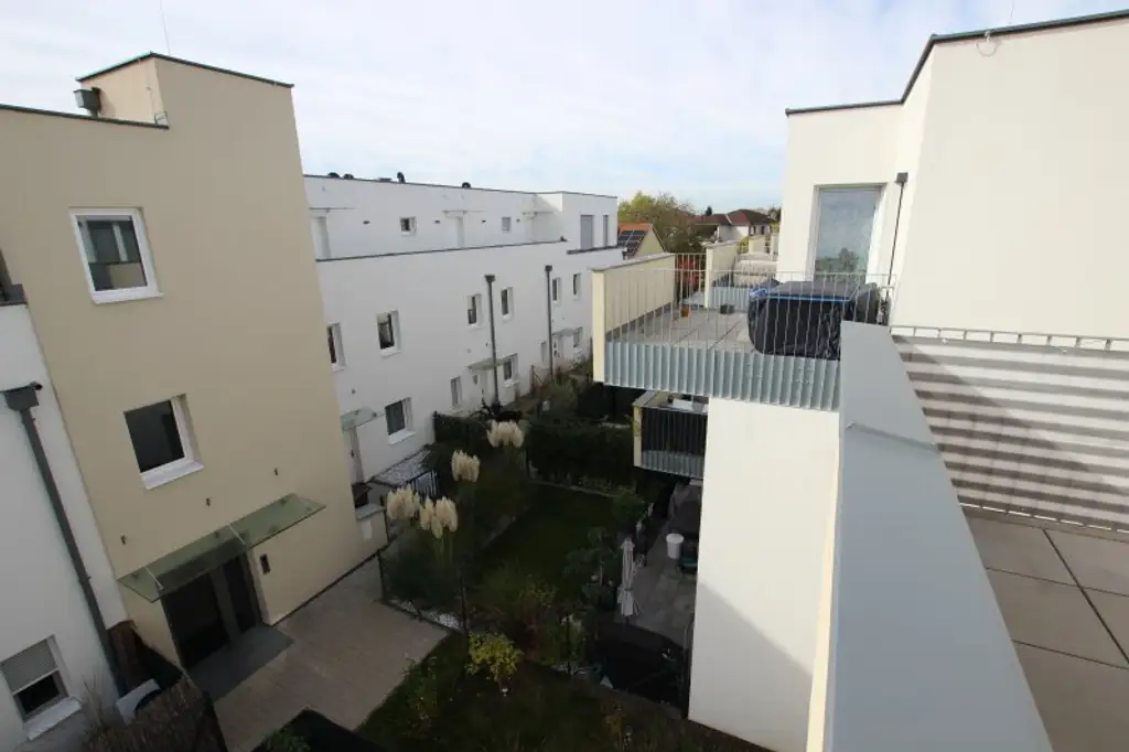 KLIMAANLAGE, SCHWIMMBAD, SCHÖNE TERRASSE MIT ELEKTRISCHER MARKISE, BAUJAHR 2022, GRÜNRUHELAGE KORNEUBURG!!