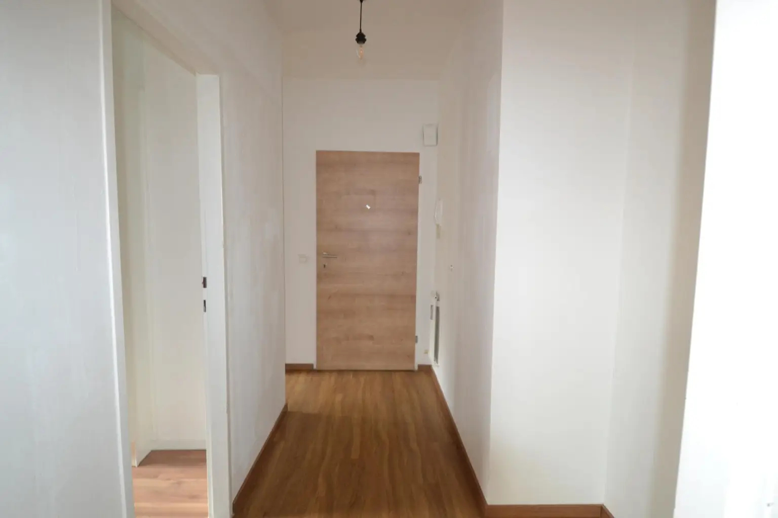 Gut aufgeteilte Wohnung mit Balkon in Hausmening