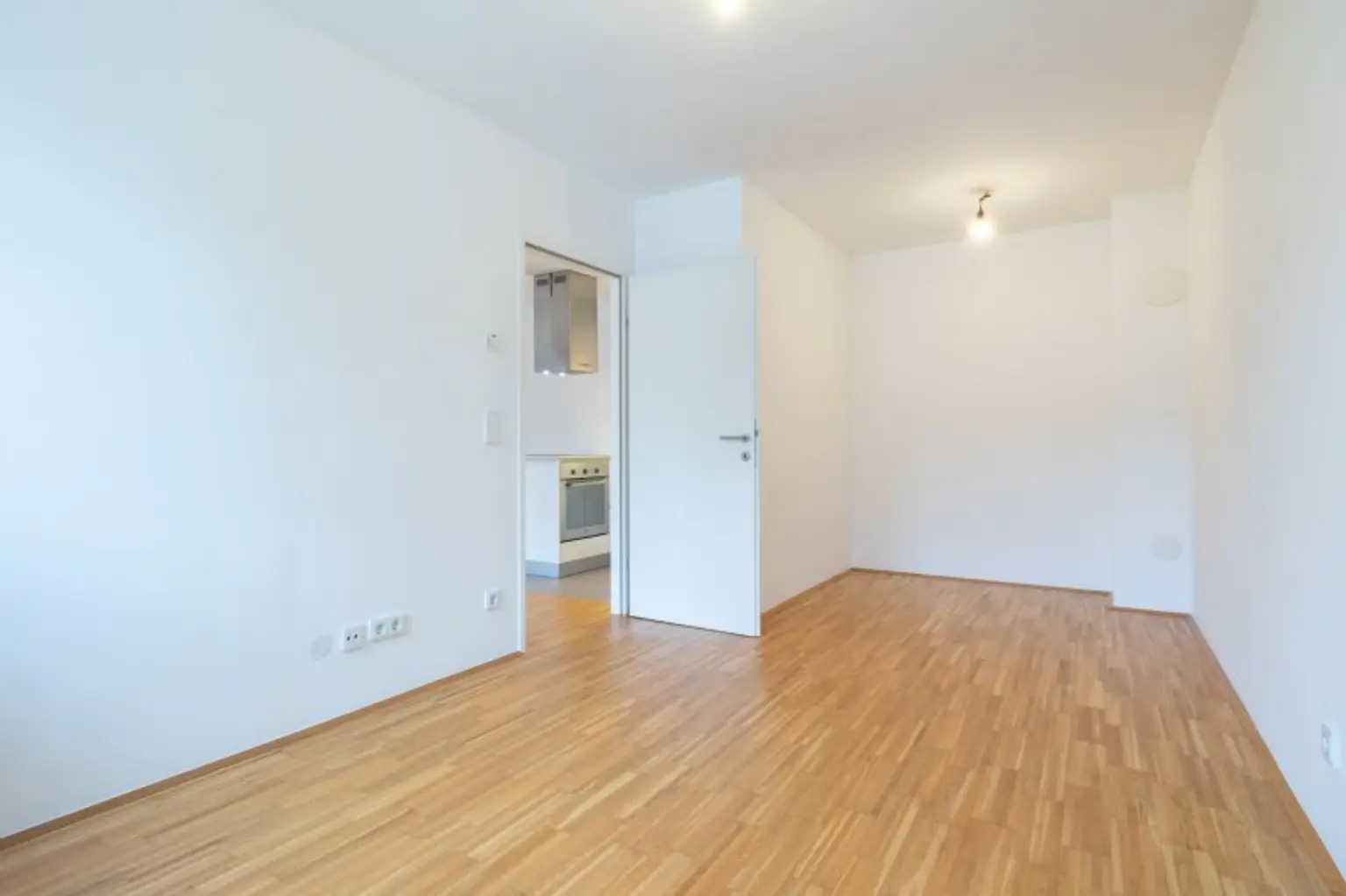 HOFSEITIG! ruhige 3-Zimmer-Wohnung mit bester Ausstattung!