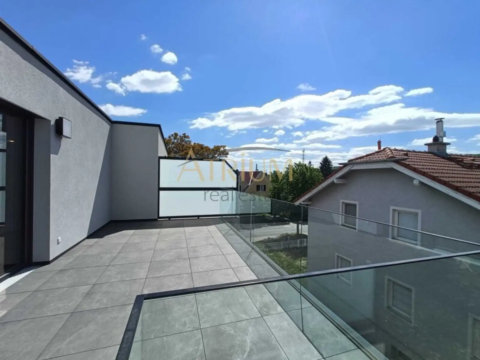 Reihenmittelhaus mit 5 Zimmer, Garten, 2 Terrassen – Erstbezug!