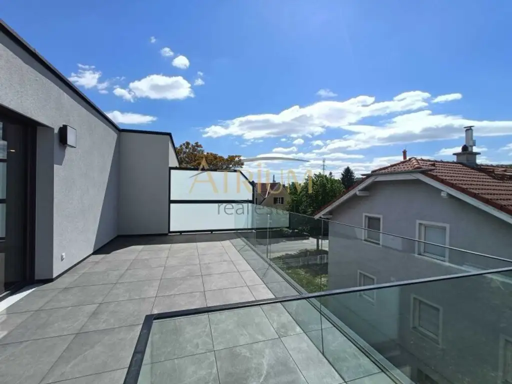 Reihenmittelhaus mit 5 Zimmer, Garten, 2 Terrassen – Erstbezug!
