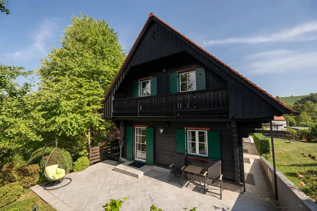Einfamilienhaus mit Wintergarten, Sauna, Weinkeller & Weitblick in Ratsch an der Weinstraße