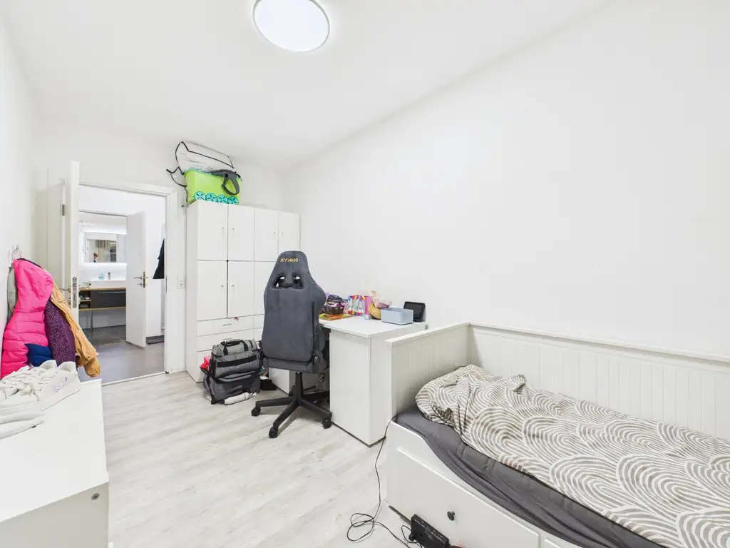 Großzügige 3-Zimmer-Wohnung mit Loggia in begehrter Welser Wohnlage – neuwertig, hell & sofort beziehbar