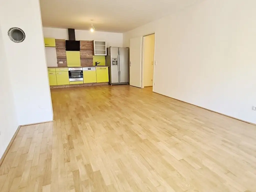 EIGENGARTEN, LORYSTRASSE, 75 m2 Neubau mit 23 m2 Garten, 2 Zimmer, Wohnküche, Wannenbad, Parketten, 1. Liftstock