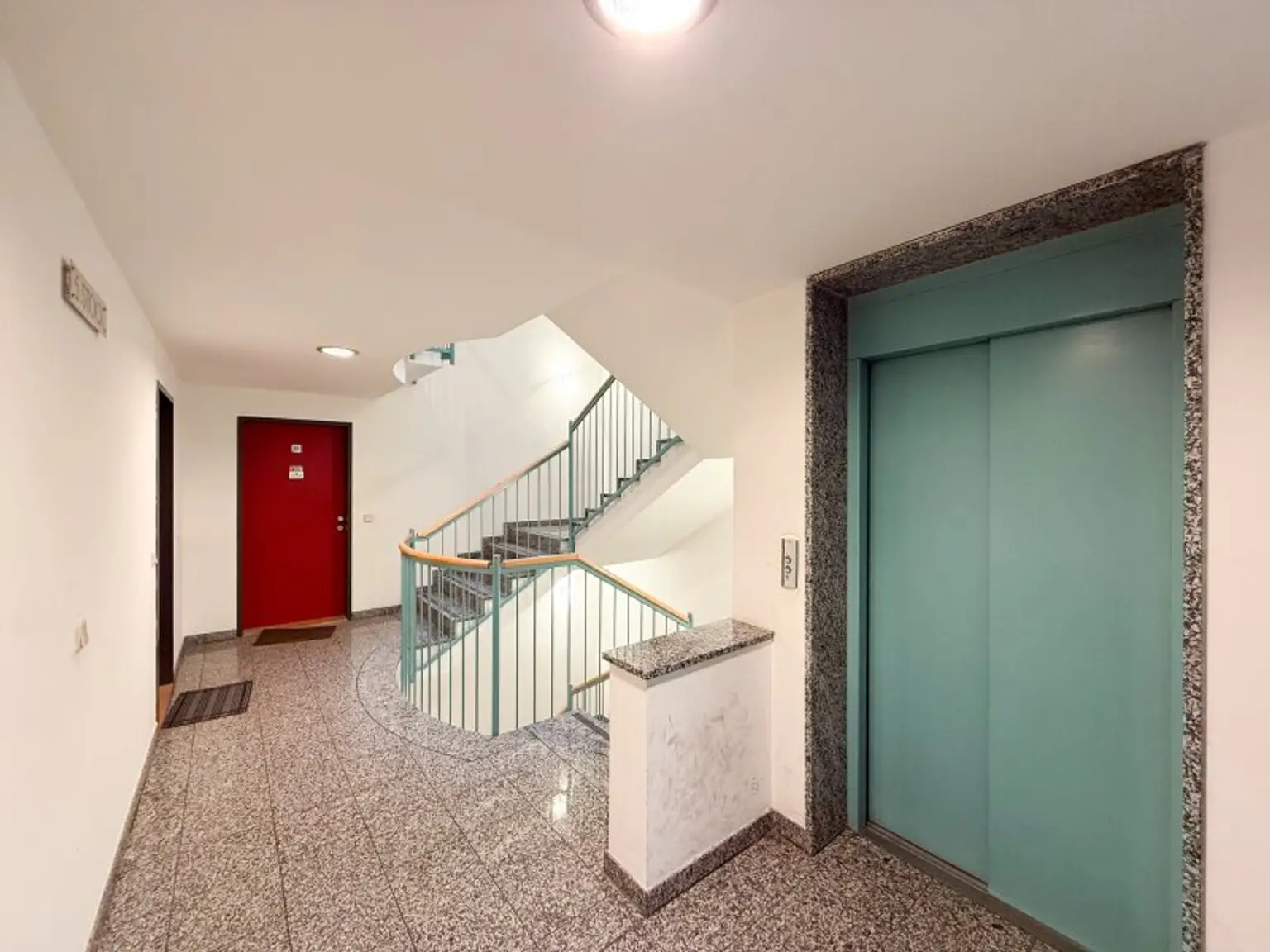 1-Zimmerwohnung in 1040 Wien mit Lift zu vermieten || 5.OG