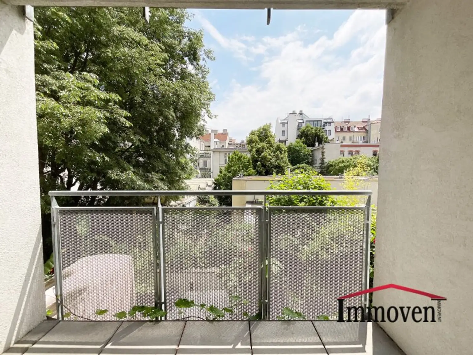 TEILWEISE HOFRUHELAGE - 2-Zimmerwohnung mit Balkon (Mietbeginn 01.02.2026)