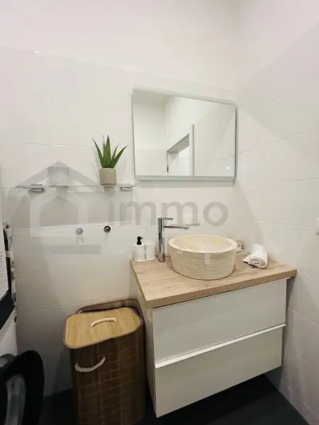 Perfekte Wohnung mit eigenem Garten und Terrasse! 15. Bezirk. U3 und U6!
