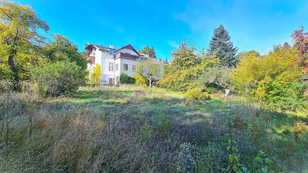 DORNBACH: Repräsentative Villa in Aussichtslage