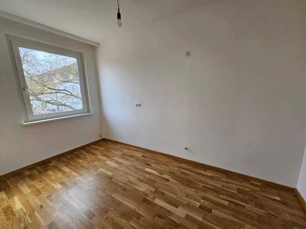 Traumhafte 4-Zimmer-Wohnung in Hinterbrühl: Erstbezug mit Balkon für nur 290.000 €!