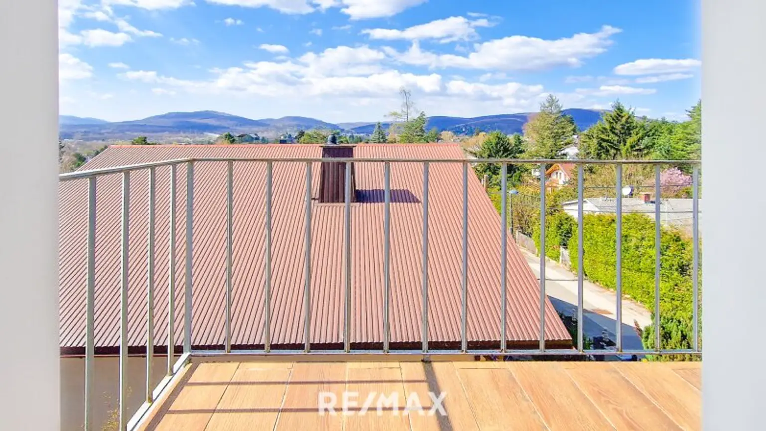 Balkon Zimmer 1 und 2 (Dachgeschoss)