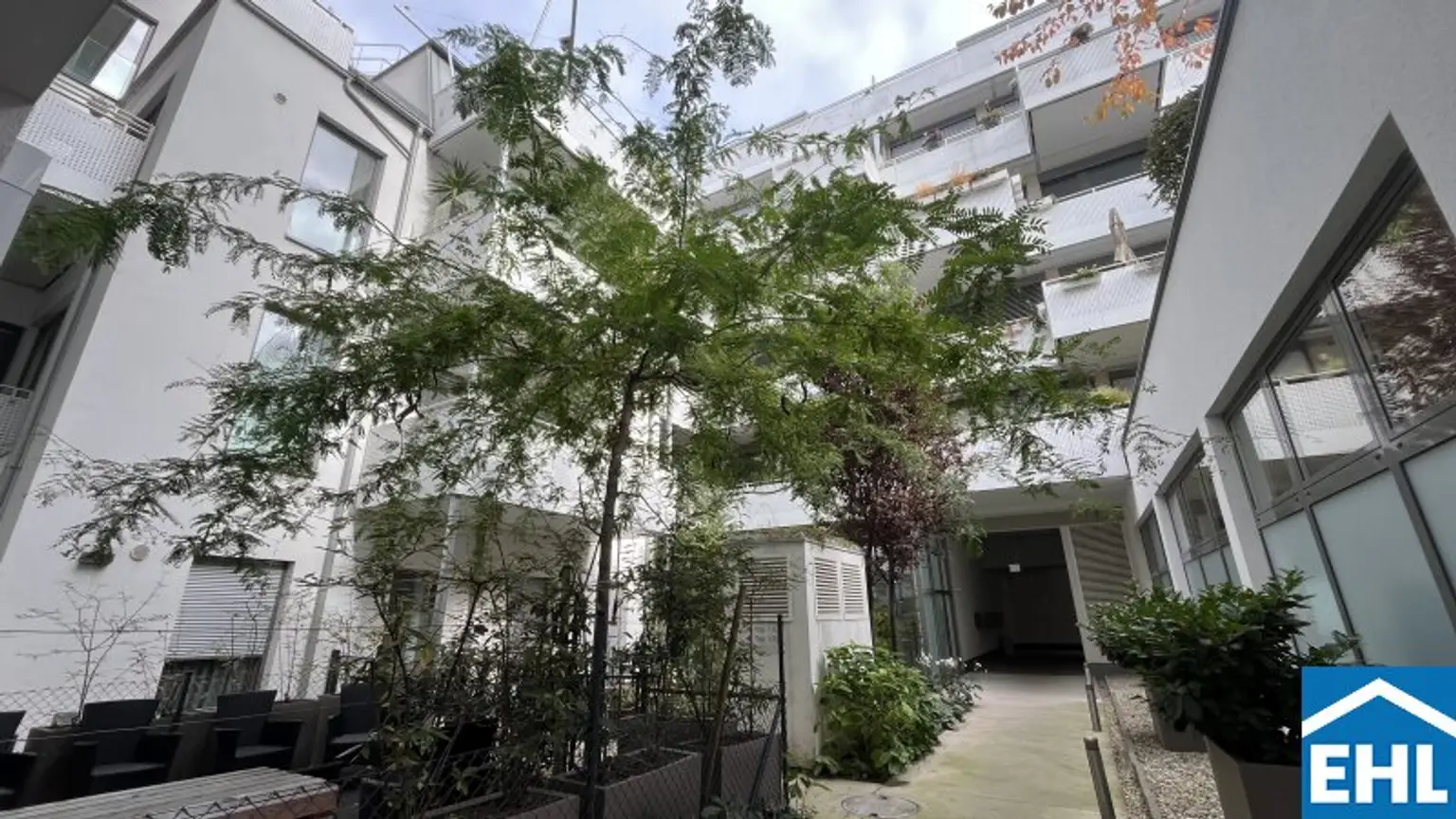 Helle 4-Zimmer-Wohnung mit Terrasse in zentraler Lage von Wieden