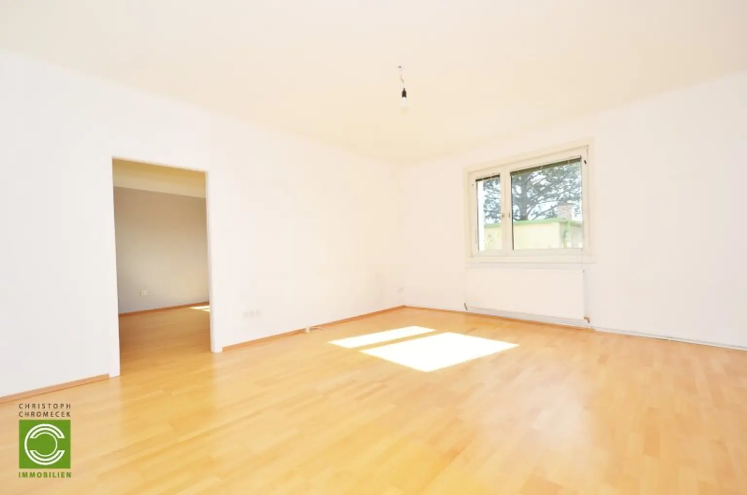 CHRISTOPH CHROMECEK IMMOBILIEN - PERCHTOLDSDORF - Ruhige 2-Zimmer mit Balkon nahe dem Zentrum!