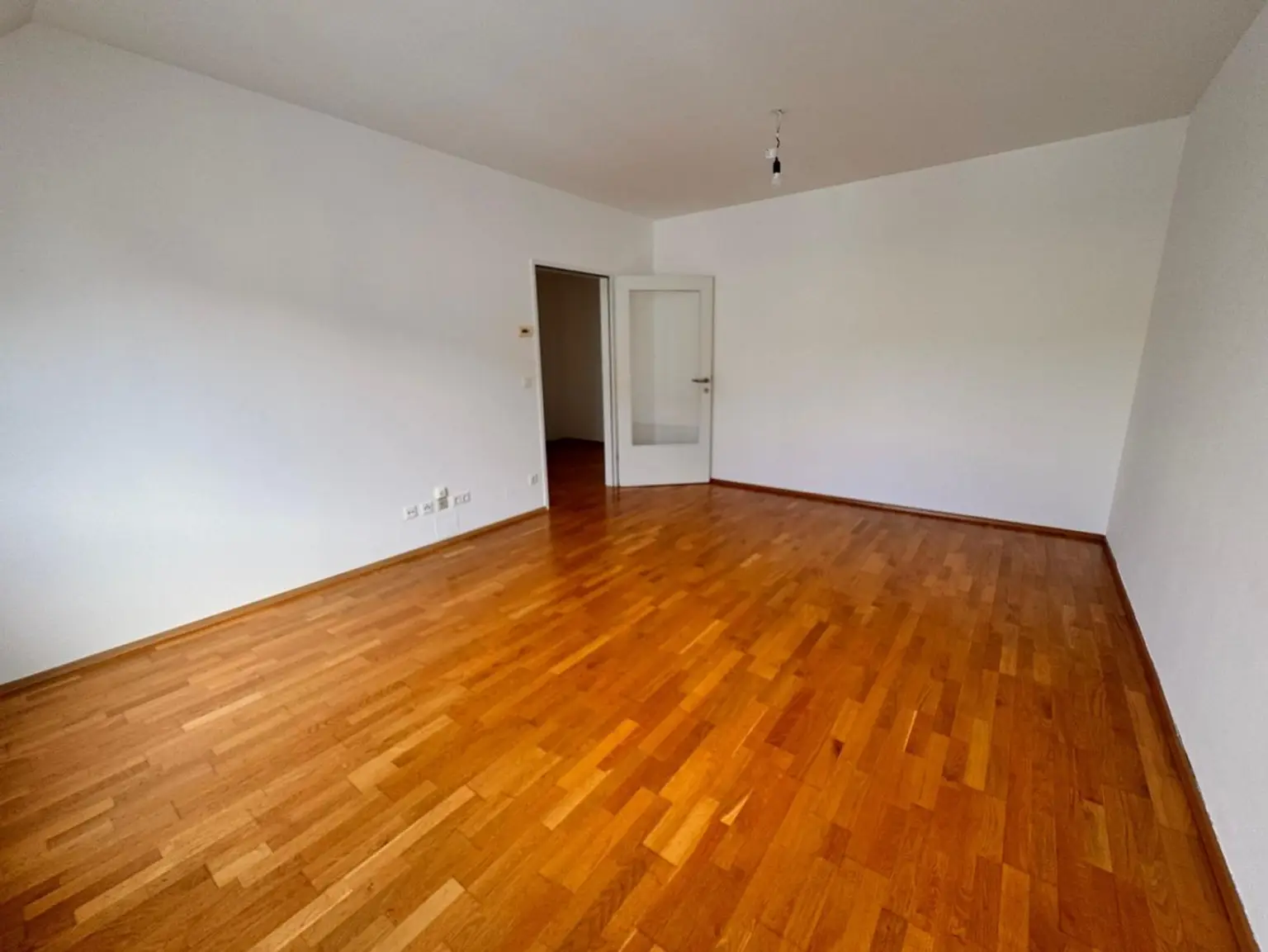 Wohnen in Döbling: Helle 3-Zimmer-Wohnung mit Balkon und Terrasse