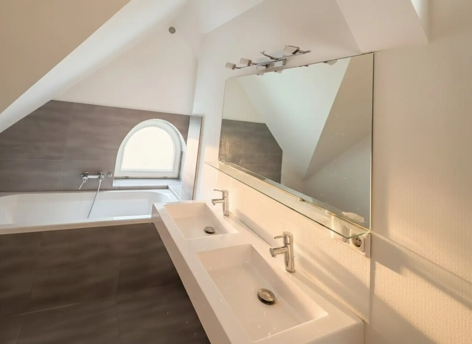 Charmantes Einfamilienhaus 155m², vollsaniert, Swimmingpool mit Überdachung in 3034 Hofstatt, €590.000