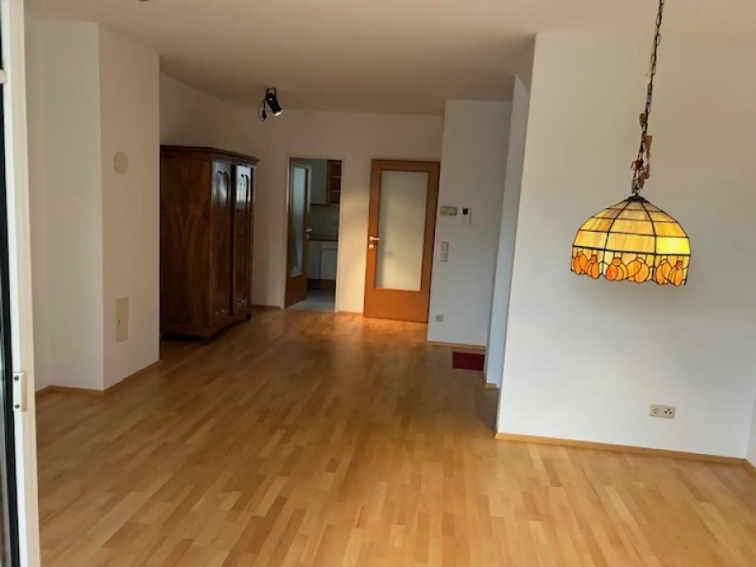 +TOP ANGEBOT € 444.444.- + REIHENHAUS in idyllischer RUHELAGE mit romantisch gepflegter GARTENANLAGE - Eigentum mit Terrasse, VOLLKELLER und Garage!