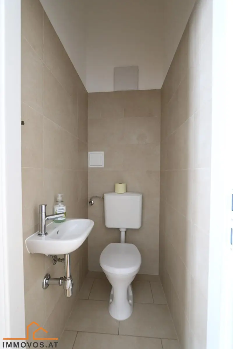 WC sep. mit Waschbecken