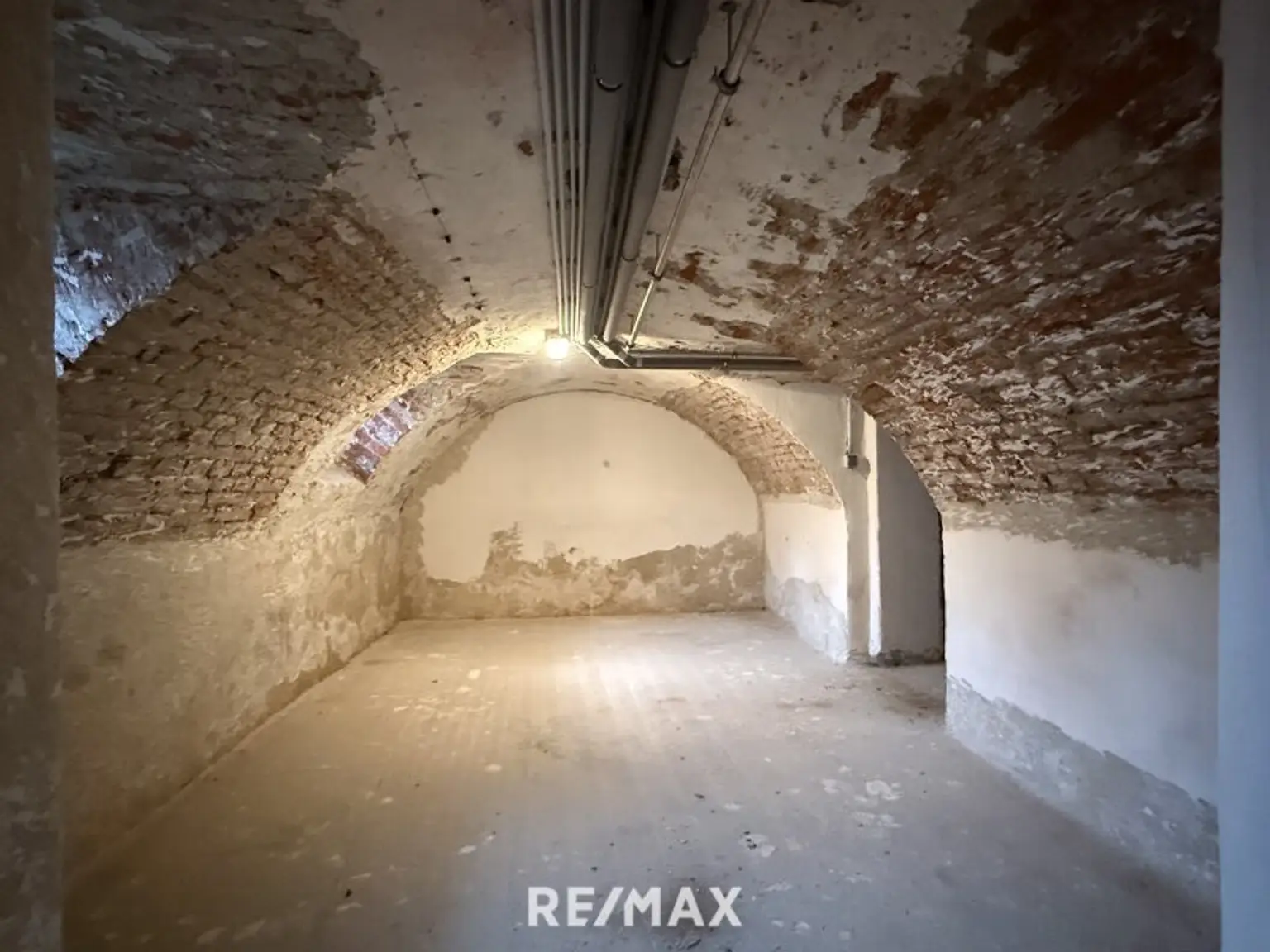 *** Top kernsaniertes 439m² Zinshaus mit Nebengebäude in Kindberg – 4 Einheiten incl. Carports, voll vermietet, starke Renditechance! ***