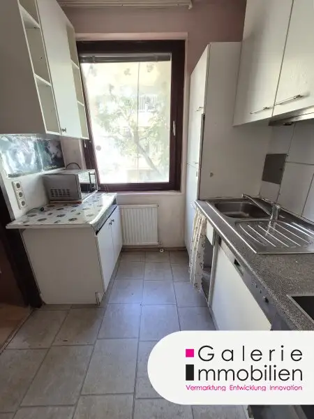 Sonnige und helle 3-Zimmer-Neubauwohnung mit Loggia inkl. Stellplatz - Sanierungsbedarf