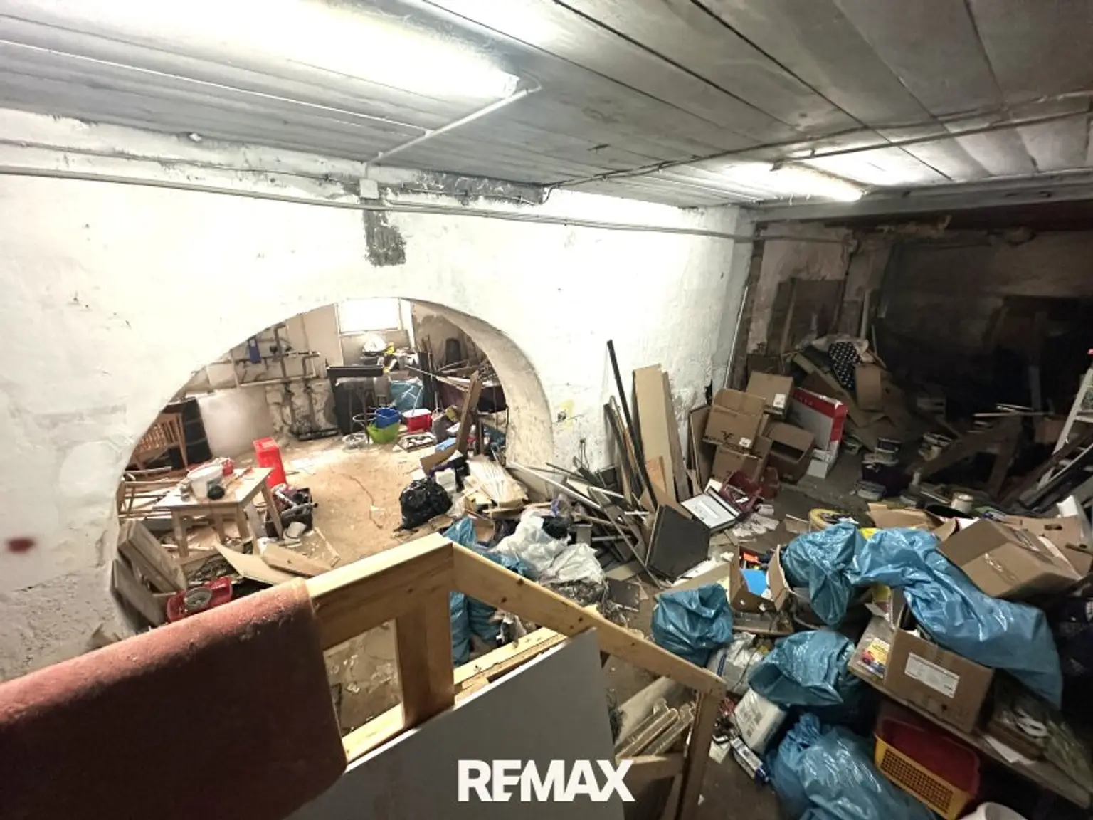 ***Mehrfamilienhaus mit Riesenpotential im Zentrum von Eisenerz***