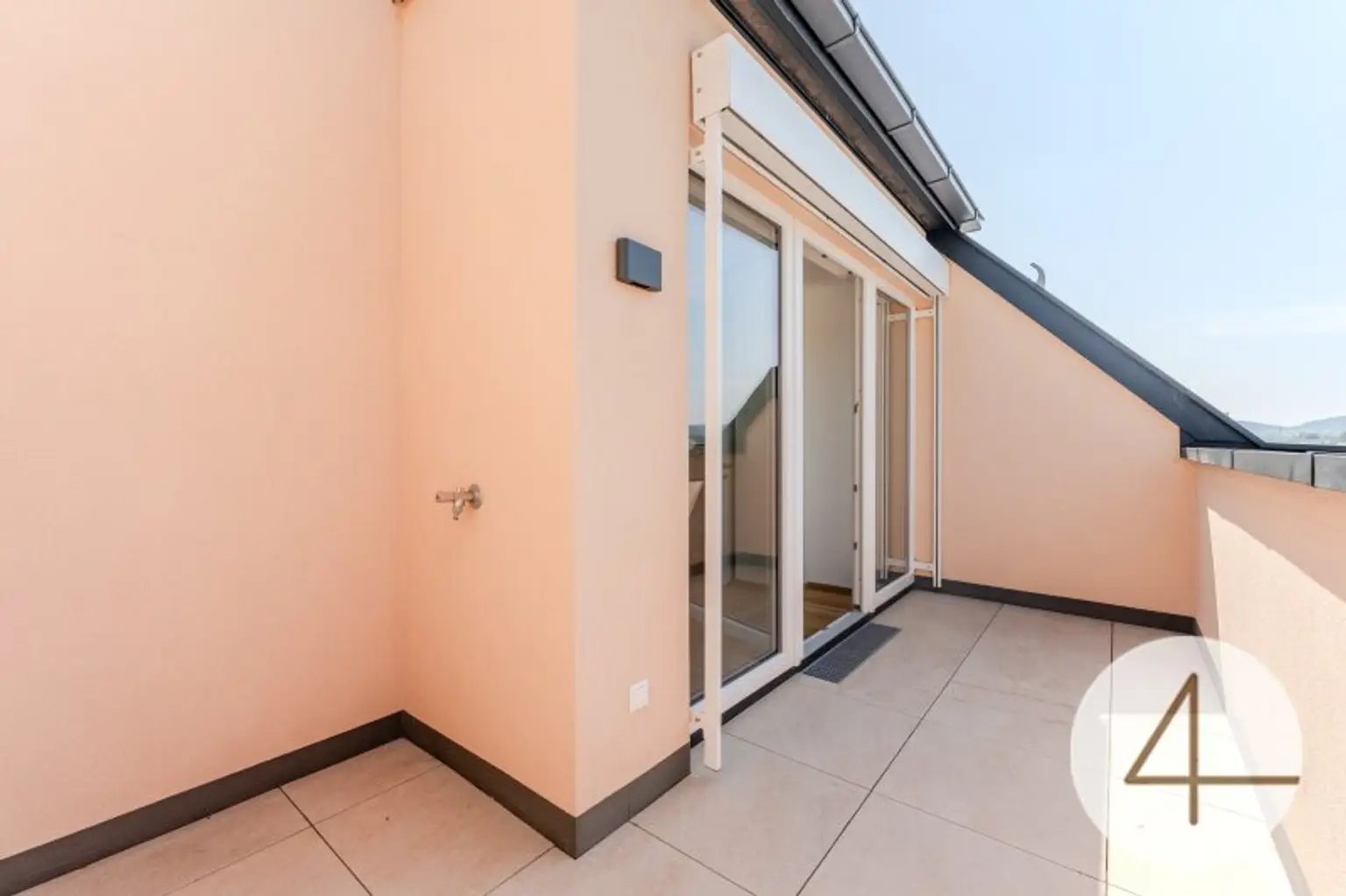 Moderne Neubau-Etagenwohnung mit Dachterrasse – befristet vermietet bis 31.01.2030