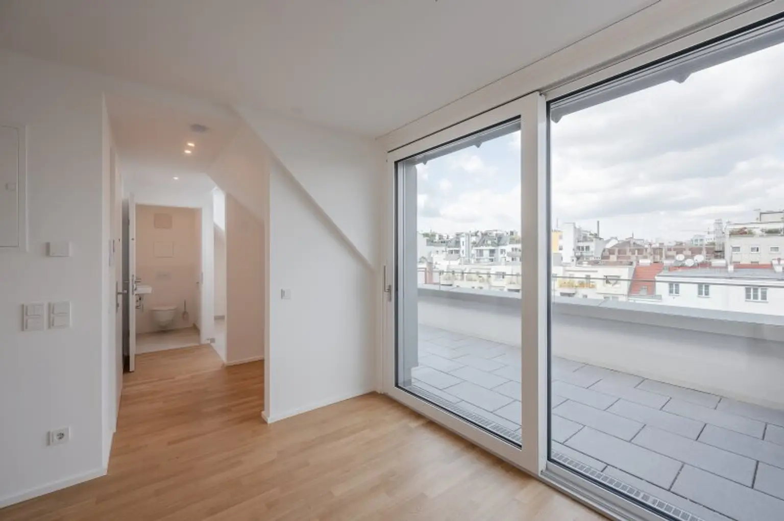 ++MOLLARD 50++ stilvolle 3-Zimmer-Wohnung mitten im Herzen der Stadt (1/29)