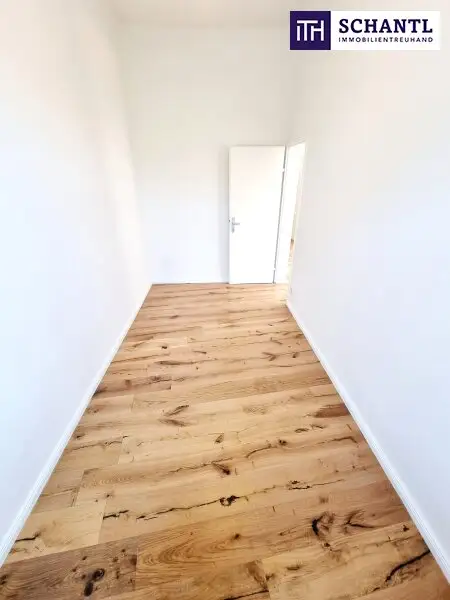 Eckjuwel mit Erker - Sonnendurchflutet und perfekt angebunden! Entzückende Altbauwohnung + Traumhaft schönes Haus + Perfekte Infrastrukur und Anbindung + Neue Einbauküche! Jetzt zugreifen!