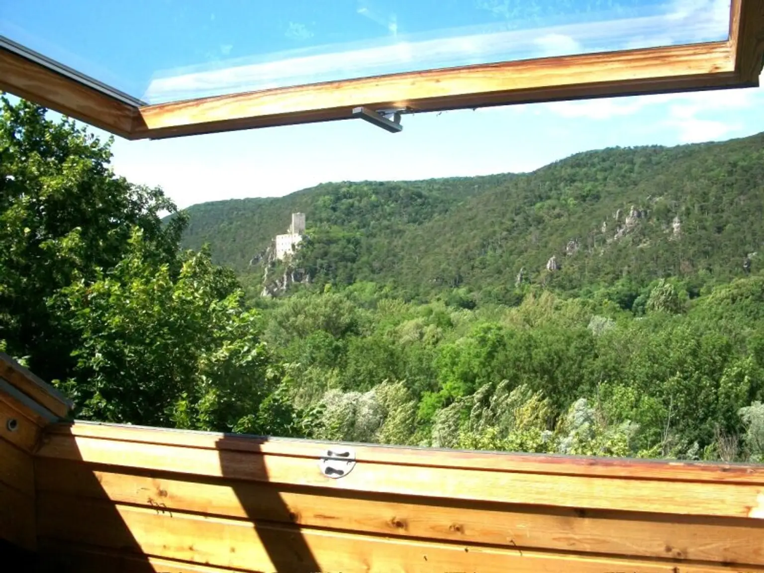 Blick zur Ruine Rauhenstein