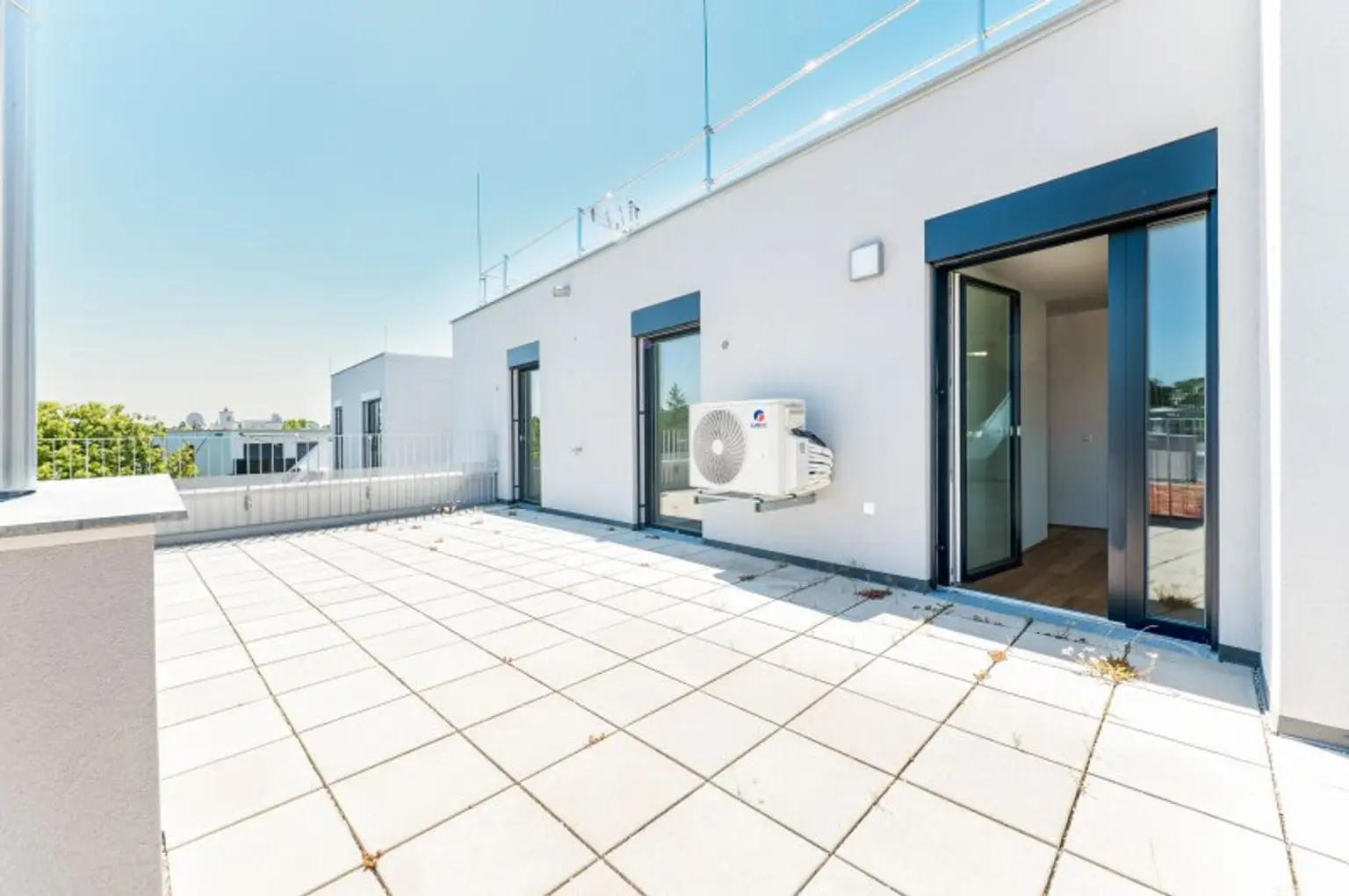 Erstbezug ab Oktober! Grandiose 4-Zimmer-Terrassenwohnung inkl. Parkplatz in Hietzing zu vermieten!