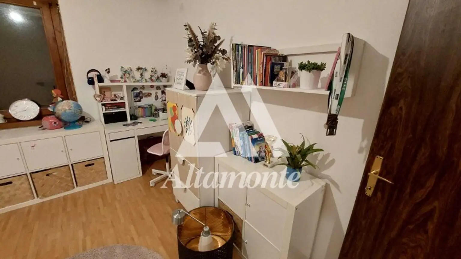 Helle 3-Zimmer-Wohnung im 3. Liftstock mit schöner Loggia - Nähe Augarten & Jakominiplatz, 8010 Graz