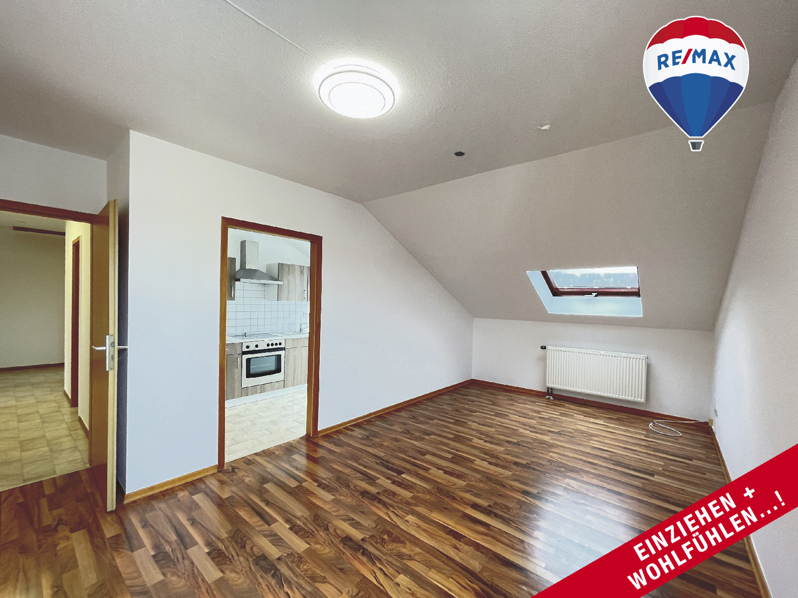 Gemütliche 3-ZKB-Wohnung 
im DACHGESCHOSS 
in ZENTRUMSNAHER Stadtmittenlage...!