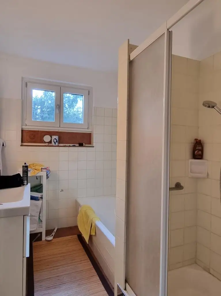 GERÄUMIGES EIN / ZWEIFAMILIENHAUS IN SONNIGER LAGE