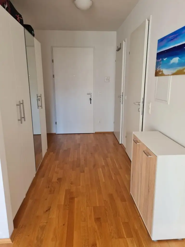 Beim Gasometer: Top-moderne Neubauwohnung mit 9,29m² SÜDWEST-Balkon/Loggia - U3 Nähe!!