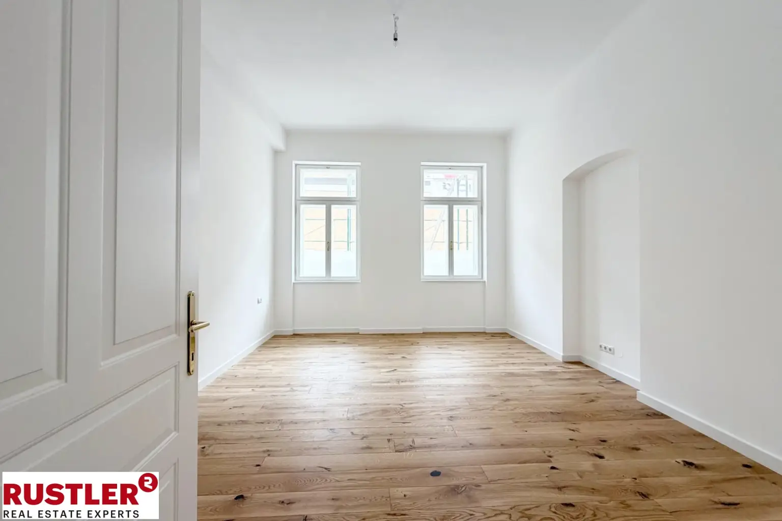 Wohnen oder Arbeiten – diese stilvolle Altbauwohnung bietet Beides!