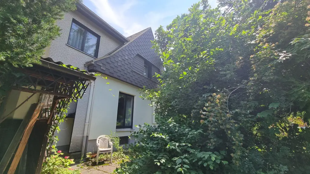 Wohnen in ruhiger Siedlungslage - Einfamilienhaus in Heuberg