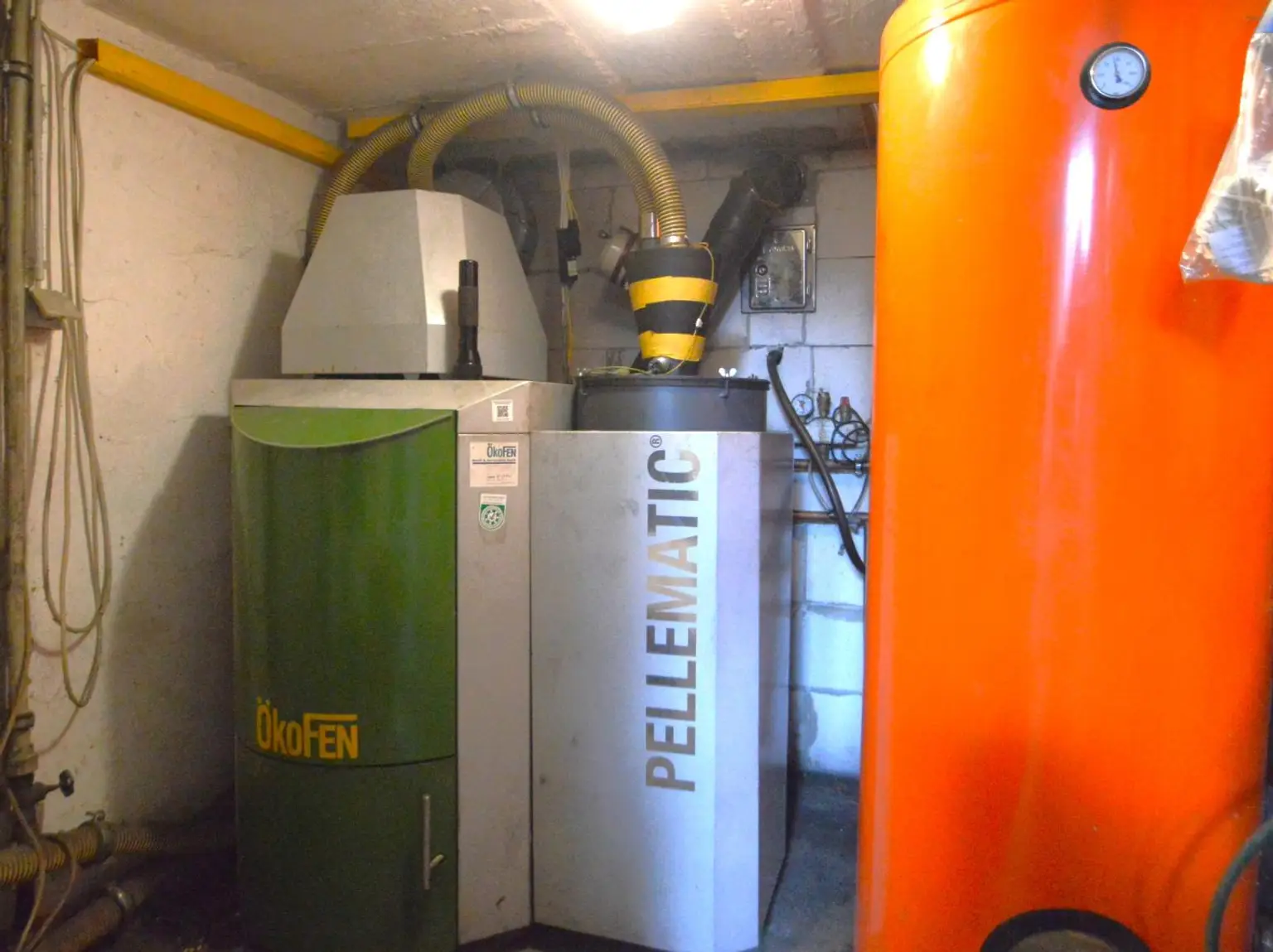 Geräumiges Haus mit Garten und Pool