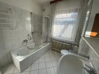Badezimmer im Erdgeschoss